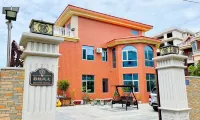 Caihong Zhishang Homestay