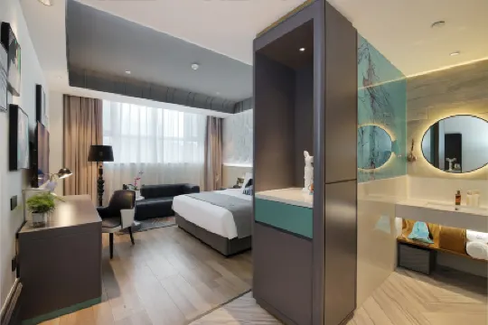 Lan'ou Shangpin Hotel (Kuqa Taikoo Li Night Market)