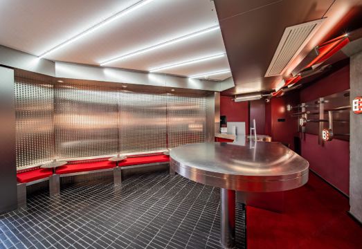 춘시루 지점 근처의 활기찬 청두 거리 풍경