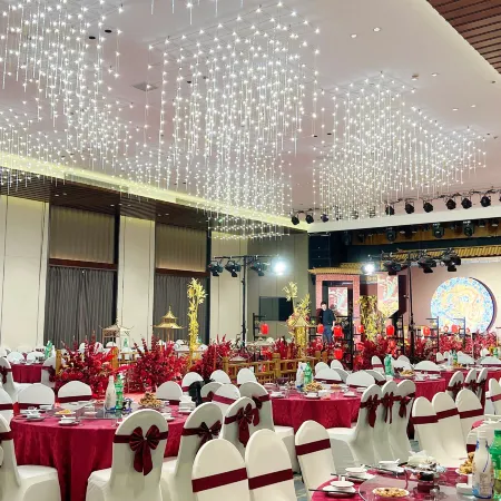 Saint Stone International Hotel