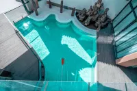 Dali Hexi Shanshe Qinglan - Pools