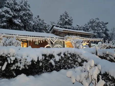 Xichang Banyin Yunju Homestay Отели рядом с достопримечательностью «Lingying Temple»