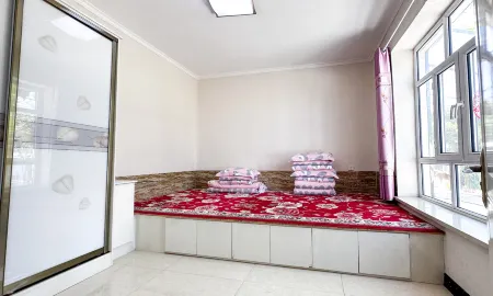 Meeting by chance in a rural courtyard homestay Отели в г. Хочен