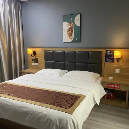 Queshan Golden Land Hot Spring Holiday Hotel