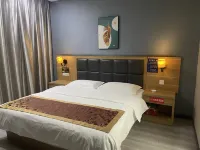 Queshan Golden Land Hot Spring Holiday Hotel