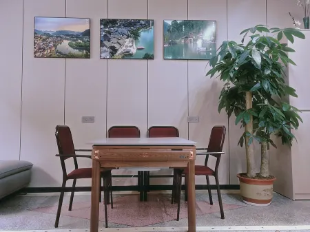 Qingwu Xiaozhu Homestay (Biancheng Scenic Area Store) Отели рядом с достопримечательностью «Biancheng Chadong Scenic Area»