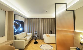 Yunjin Smart Cinema Hotel