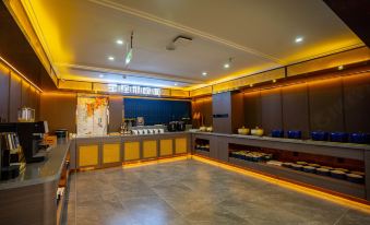 Starway Hotel (Qinhuangdao Railway Station Qinhuang East Avenue)
