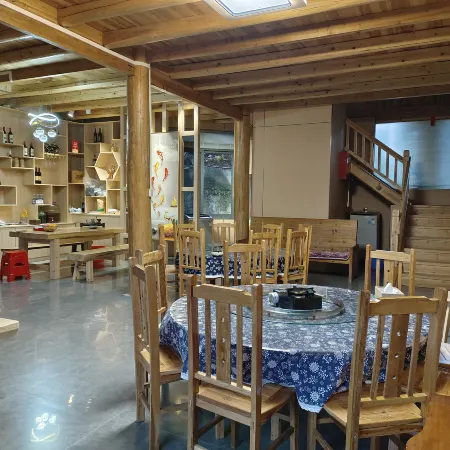 Sanjiang Chayuan Guanzhai Homestay (Chengyang Bazhai Scenic Area)