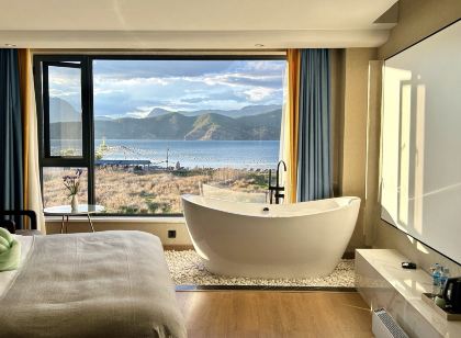 Lugu Lake Guantang Yixi Yishe Lake View Holiday Homestay