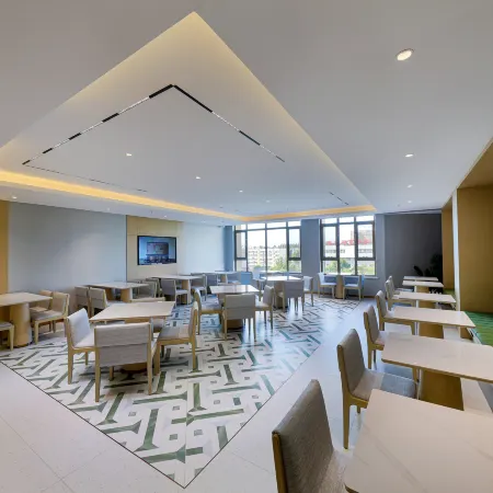 Yining County Pero Hotel (Liuxing Street)