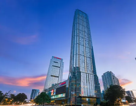 7 Days Premium (Chongqing Guanyinqiao Pedestrian Street Subway Station)