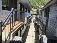 Tulang Hongye Hostel