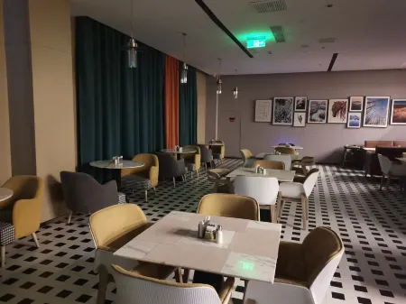 Caidao Inn • Preferred Hotel (Bole Riverside Park Branch) Отели рядом с достопримечательностью «Bortala Polytechnic»