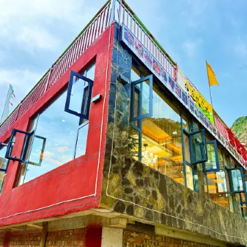 Mountain·Glam Zamba · Mingjing Hidden Luxury Courtyard