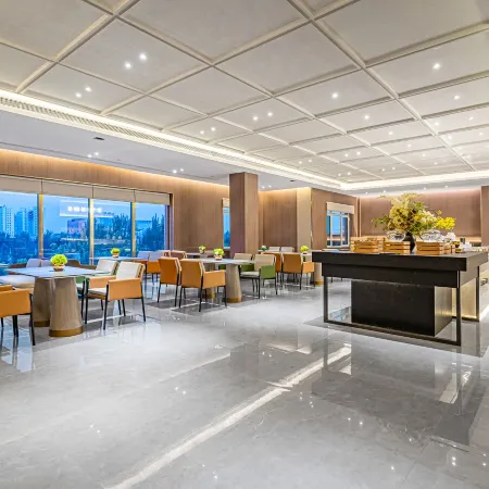 Starway Hotel (Yining Liuxing Street Airport Road)