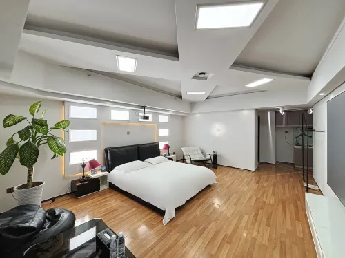 M Designer Movie Homestay (Yinchuan Jinfeng Wanda Plaza)