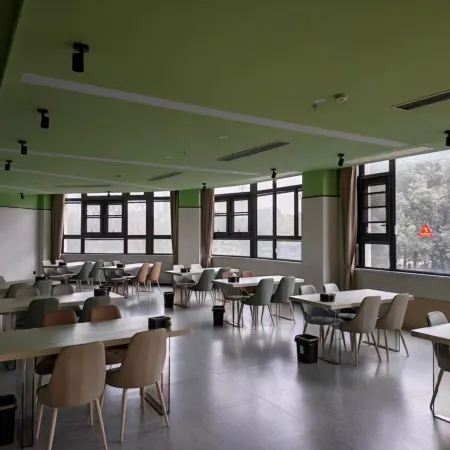 GreenTree Inn Express Hotel (Lujiang Jinniu Town)