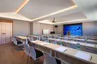Moshang Qingya Hot Spring Hotel (Tengchong Main Urban Area Wenxing Building)