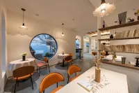 Wuyuan Jinyi Homestay (Railway Station)