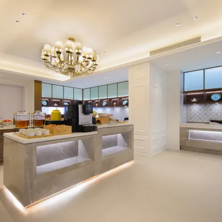 Vienna International Hotel (Xingtai Qinghe High-Speed Railway West Station)