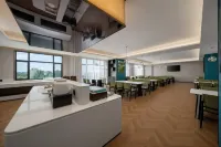 Jin'an Lanting Hotel (Fuhai Station Wulungu Lake Park Branch) - 4-Star