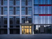 Guiyue Loft Movie Homestay (Wuhan Tianhe Airport Aviation Headquarters Subway Station) - spa