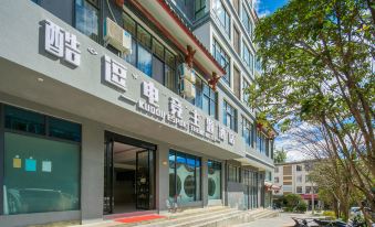 Kudou E-sports Theme Hotel - Housity
