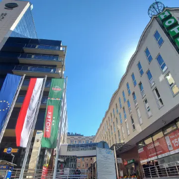 Hotel Gromada Warszawa Centrum Отели рядом с достопримечательностью «Банковская площадь»