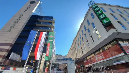 Hotel Gromada Warszawa Centrum Отели рядом с достопримечательностью «Варшавский политехнический институт»