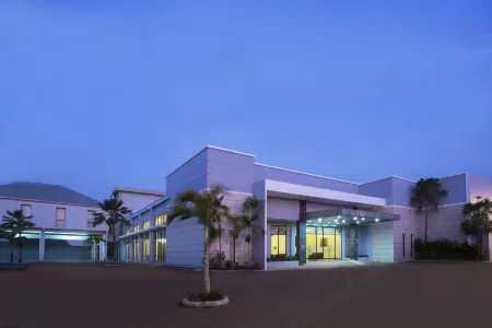 Swiss-Belhotel Merauke Отели рядом с достопримечательностью «MONUMEN KAPSUL WAKTU»