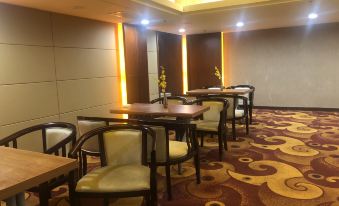 Pingdingshan Runzeyuan Shenma Hotel