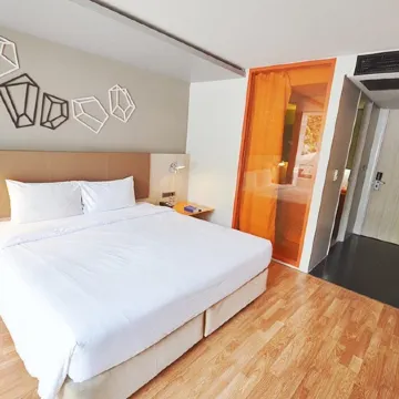 The Heritage Hotels Bangkok Отели рядом с достопримечательностью «Станция MRT Силом»