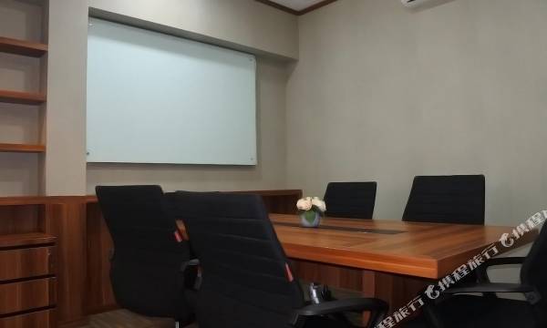 Oakwood Suites La Maison Jakarta