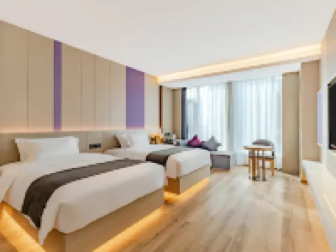 Lixiang Hotel (Funing Hong Kong Road Branch) فنادق في فونينغ