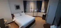 Idun Hotel - parking