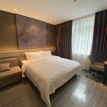 IU Hotel (Zhongjiang Renmin West Road Chengbei Bus Station)