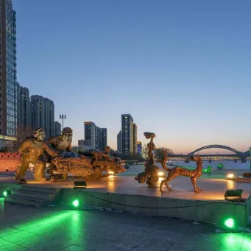 Harbin Qianxun Homestay (Jingyang Street) Отели рядом с достопримечательностью «Jingyang Pedestrian Street (Daxin Street)»