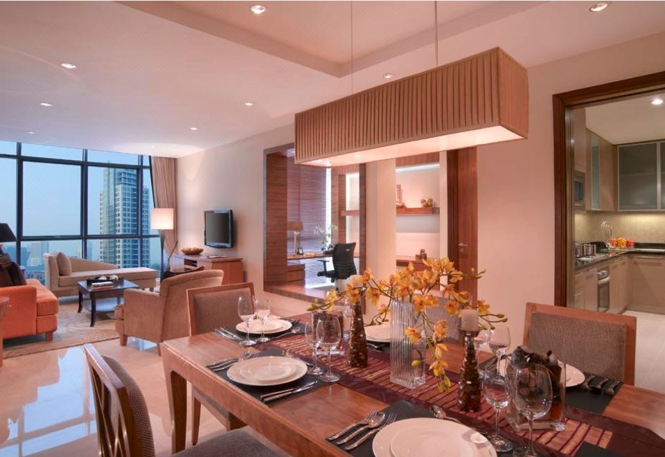 오크우드 코즈모 수영장