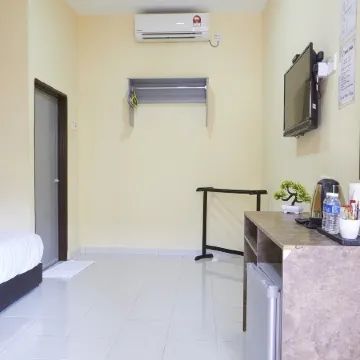 Dhania Cenang Beach Motel