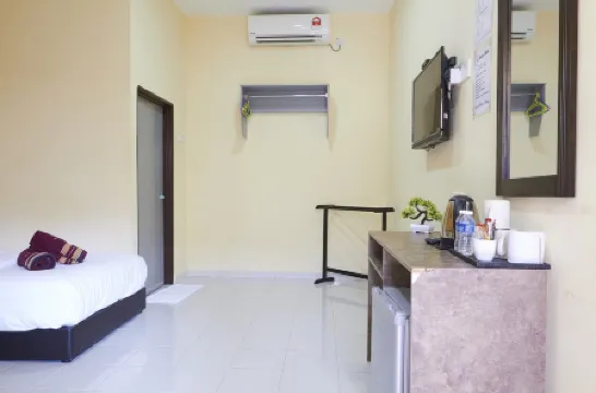 Dhania Cenang Beach Motel Отели рядом с достопримечательностью «Подводный мир Лангкави»