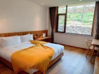 Muxin Hotspring Wellness Resort B&B Hotels in Lushi