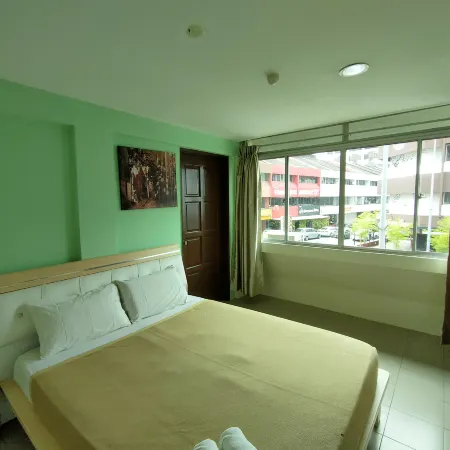 Best One Hotel Отели рядом с достопримечательностью «Dataran Pahlawan Melake Megamall»