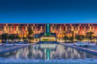 Holiday Inn Express Zhengzhou Airport (Zhengzhou Xinzheng International Airport) Hotels near Xinzhengzhengjue Temple