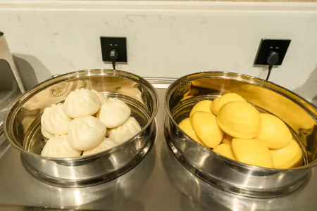 Grey Whale Smart Hotel (Linfen Linggang Xindongcheng Branch) Отели рядом с достопримечательностью «Xi'an International Studies University Shanxi Branch»