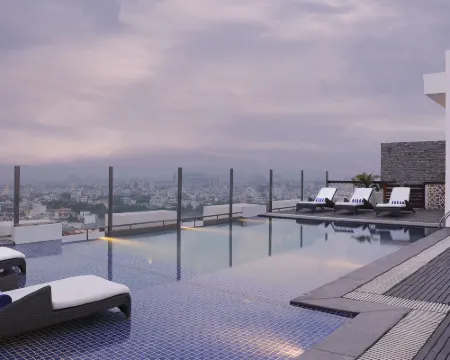 DoubleTree by Hilton Gurugram Baani Square Hotéis em Gurugram