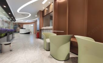 Qingdao Starfish International Airport Hotel