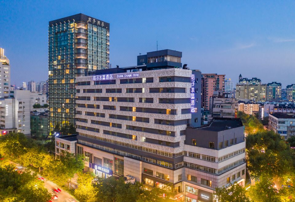 크리스탈 호텔 욕조 객실