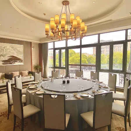 Rhine Hotel