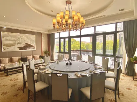 Rhine Hotel Отели рядом с достопримечательностью «Former Residence of Zhang Pu»